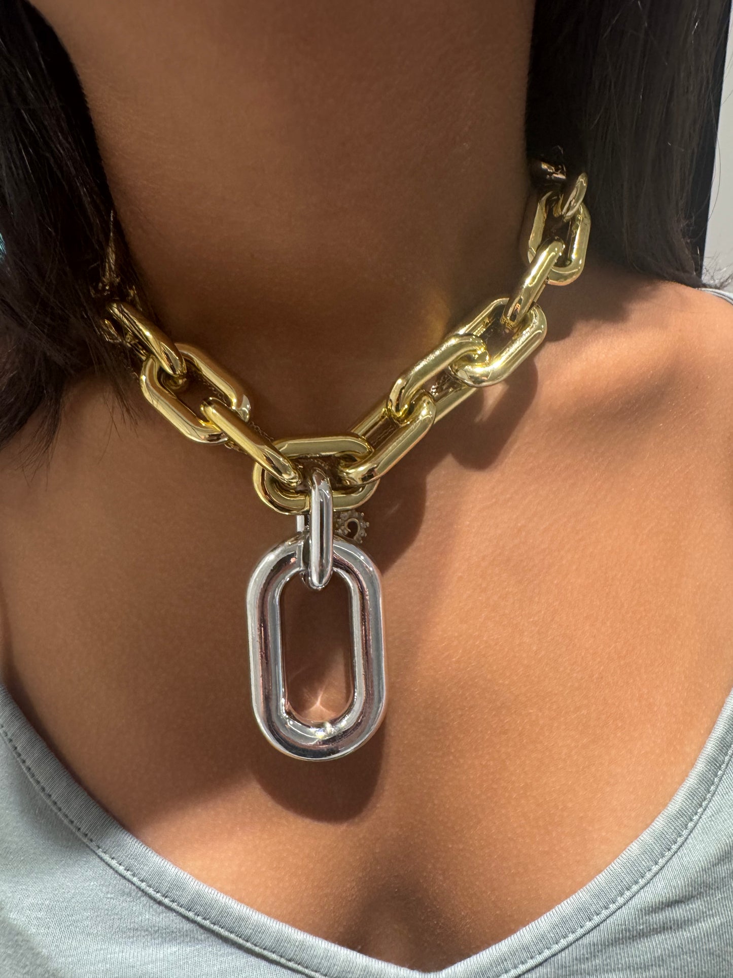 Bold Link Pendant Choker