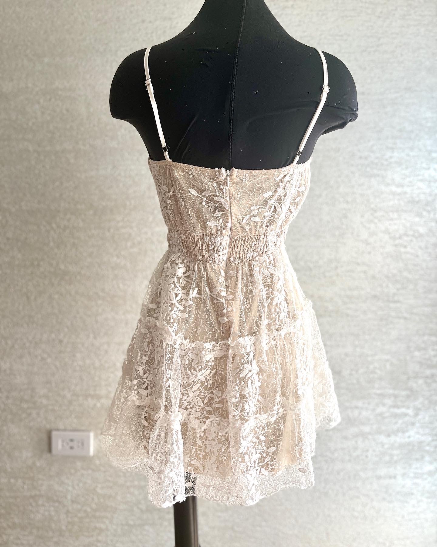 Romantic mini dress